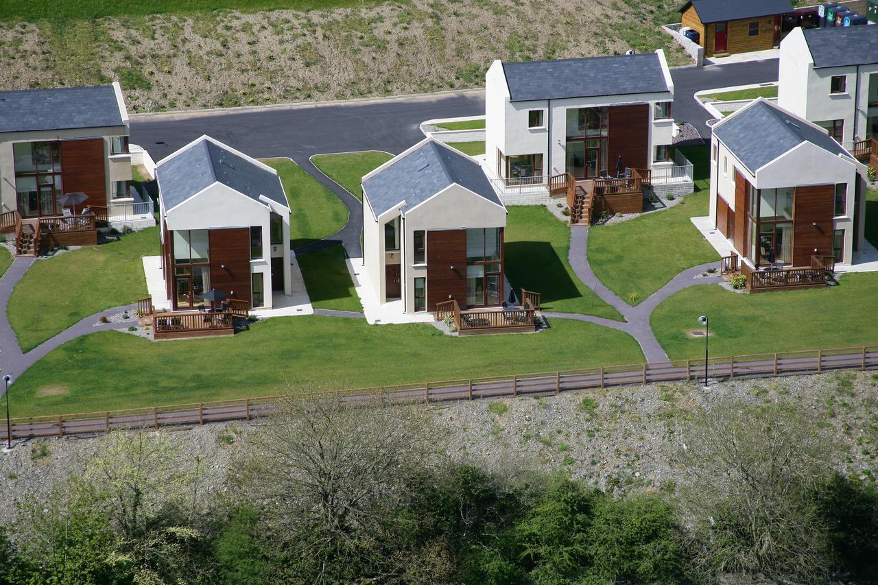 Castle Quay Villa Ballinadee Ngoại thất bức ảnh